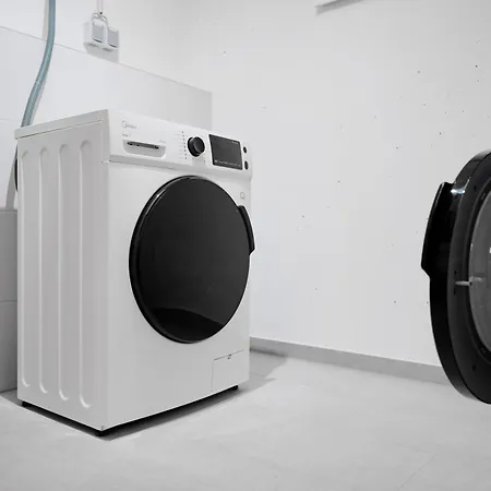 Moderne Mit Highspeed-wlan Und Gratis-tiefgarage Ihr Perfekter Rueckzugsort Nahe Dem Zentrum Und Der Therme I Barrierearm Apartment